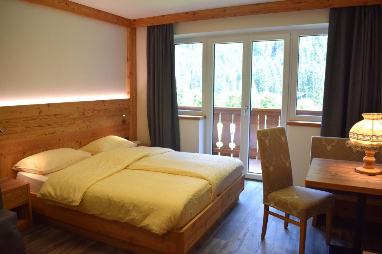 Hotel Crepes De Sela Campitello di Fassa Esterno foto