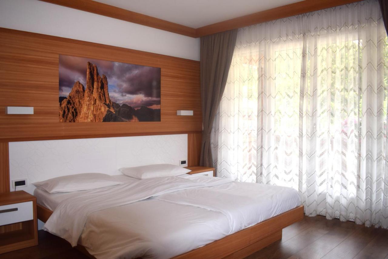 Hotel Crepes De Sela Campitello di Fassa Esterno foto