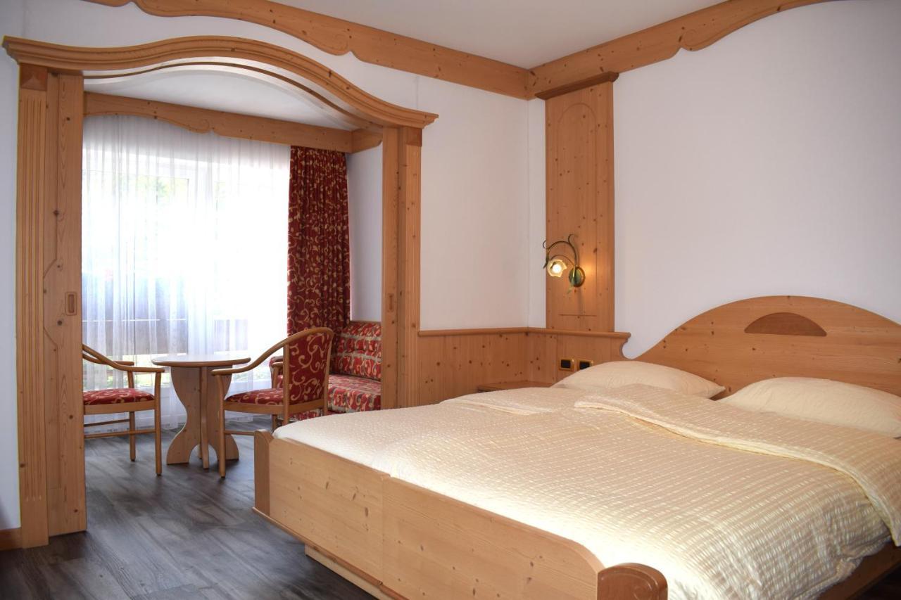 Hotel Crepes De Sela Campitello di Fassa Esterno foto