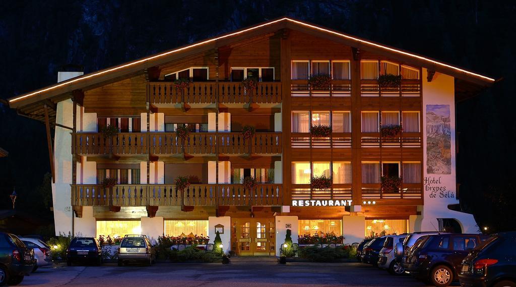 Hotel Crepes De Sela Campitello di Fassa Esterno foto