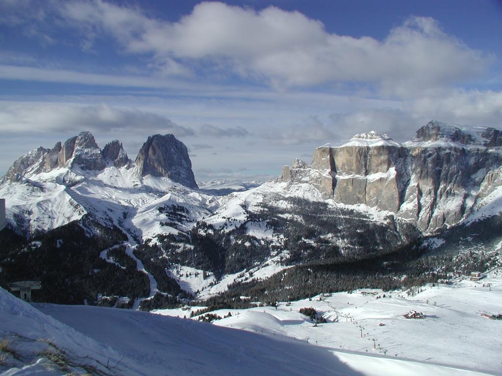 Hotel Crepes De Sela Campitello di Fassa Esterno foto