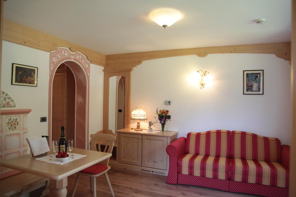 Hotel Crepes De Sela Campitello di Fassa Esterno foto