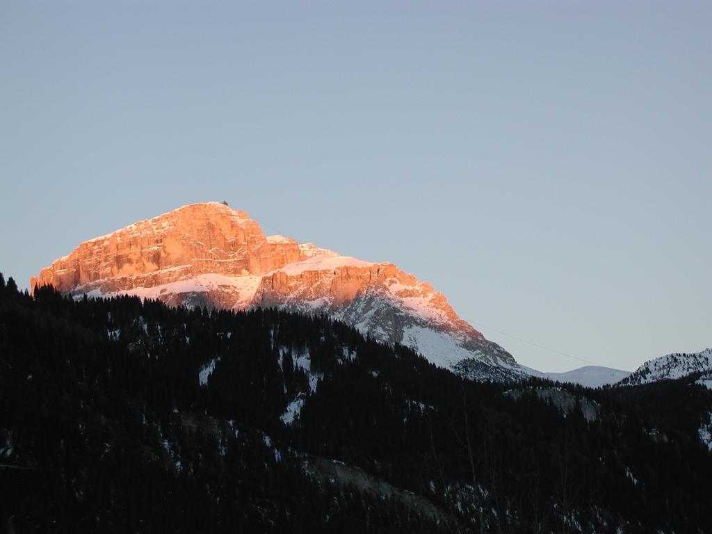 Hotel Crepes De Sela Campitello di Fassa Esterno foto