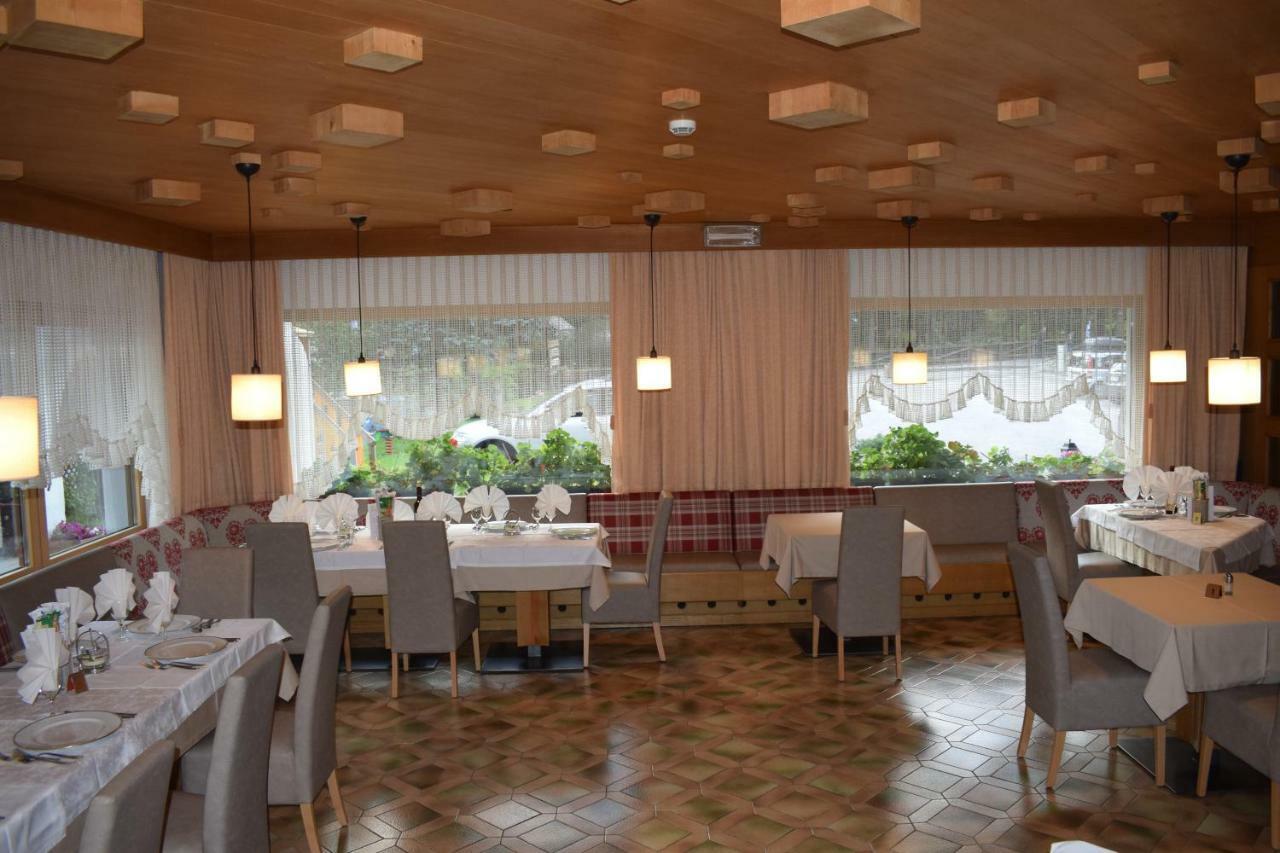 Hotel Crepes De Sela Campitello di Fassa Esterno foto